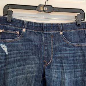 Express jeans pull on size 6 short